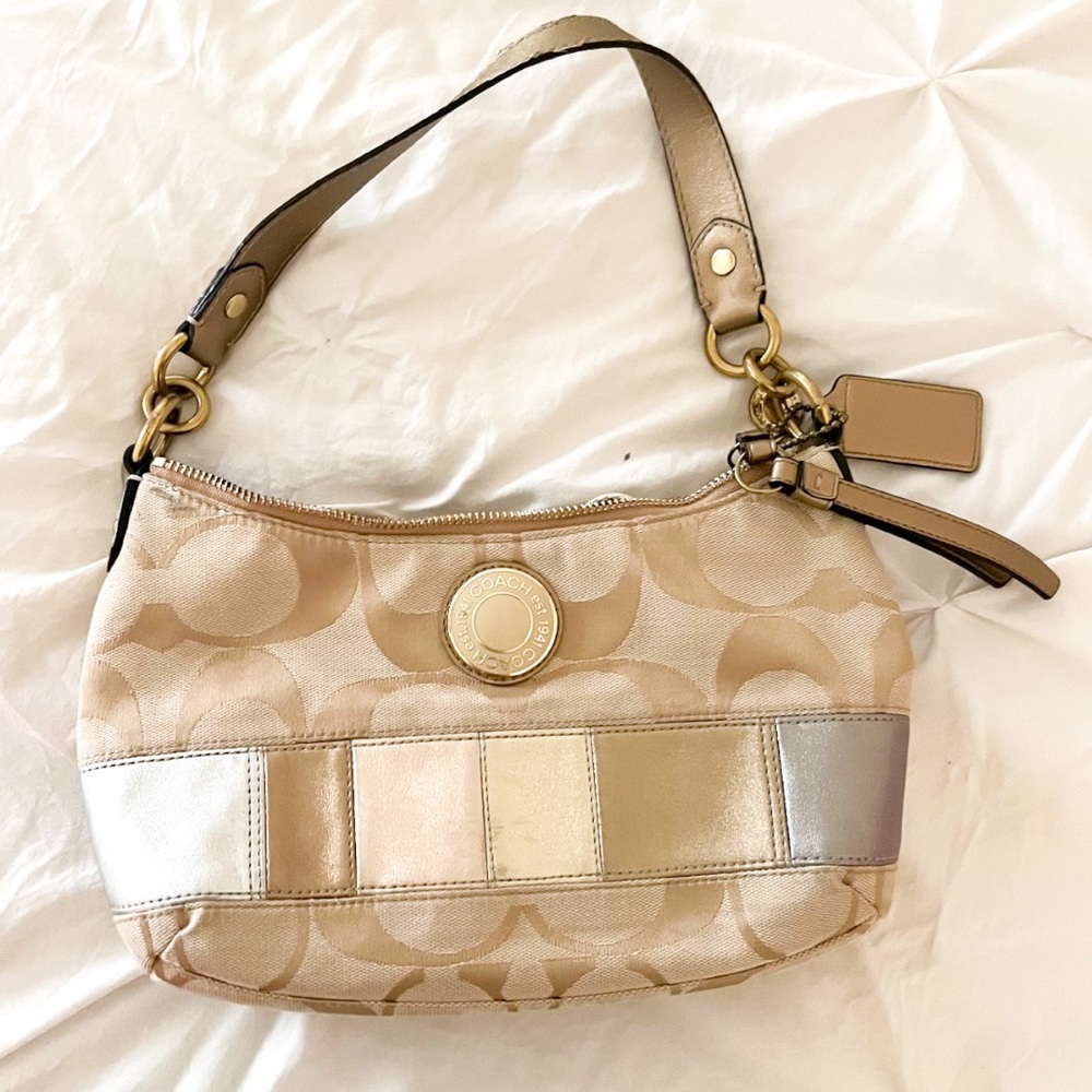 Coach B1249-F19201  Signature Patent Leather Hobo Handbag Purse Cream